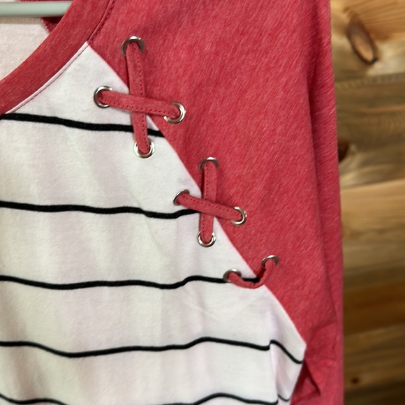 Maurices raglan tee NWOT - Picture 3 of 6